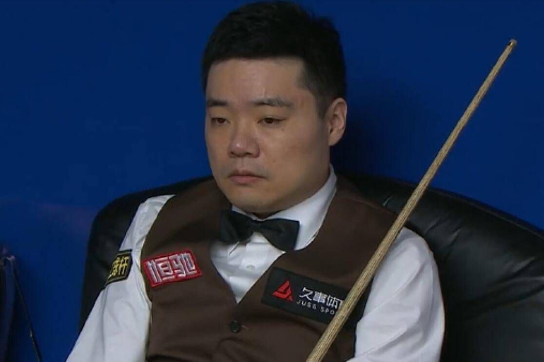活动余行自拍